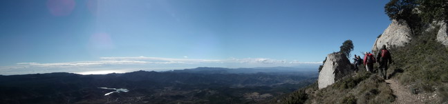 Serra Major de Montsant, amb vistes a les muntanyes del sud Serra Major de Montsant, amb vistes a les muntanyes del sud